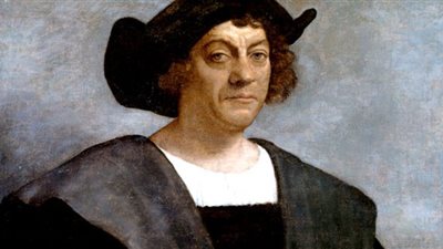 كريستوفر كولومبوس يرتدي سترة نجاة تضامنا مع اللاجئين