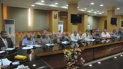 بالصور.. محافظ كفر الشيخ يتابع توصيل المرافق للمناطق الصناعية