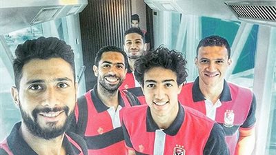 لاعبو الأهلي يحضرون لقاء برشلونة ومالاجا