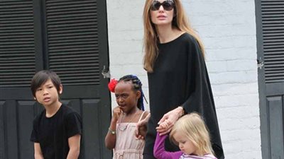 بالصور.. نجوم هوليوود يستعدون للموسم الدراسي مع أبنائهم