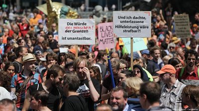 ألمانيا: عشرات الآلاف يتظاهرون تأييدا لمنظمات «إنقاذ اللاجئين»