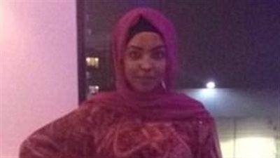 بالصور.. بريطاني يحاول نزع حجاب مسلمة بمحطة مترو في لندن