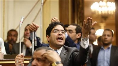 ضياء داود: الحكومة تعادي الشعب.. وعبد العال يحذف الكلمة من المضبطة