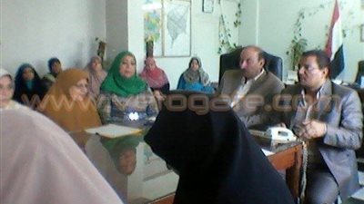 بالصور.. ندوة عن مخاطر الزواج المبكر بمركز المرأة للإرشاد