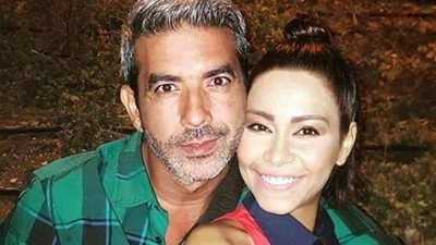 بالصورة.. «حضن» شيرين ومدير أعمالها يثير الشائعات على «فيس بوك»