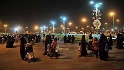 للمرة الأولى بالتاريخ.. احتفالات شعبية بالكريسماس ورأس السنة فى السعودية