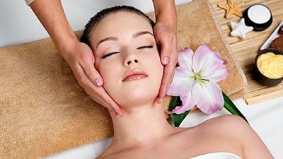 طريقة عمل «قناع الطحينة» للحصول على بشرة بيضاء ناعمة