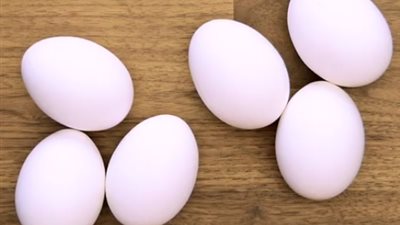 6 نصائح لا تعرفها لطهي البيض باحتراف (فيديو)