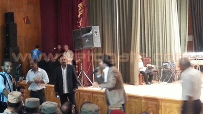 بالصور.. المطرب سامح يسري: مصر تمر بمرحلة خطيرة