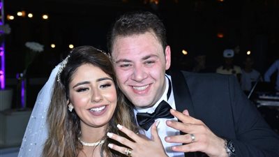 السقا يفاجئ «محمد على رزق» في حفل زفافه (صور)