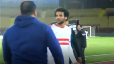 محمود علاء يستفز لاعبي الإنتاج أثناء احتفالهم بالتعادل مع الزمالك | فيديو