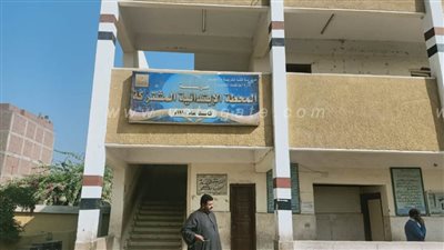 شقوق بمدرسة أبوتشت الابتدائية تهدد بانهيارها.. ومسئول: جددناها منذ 5 سنوات وفقا للمواصفات | فيديو