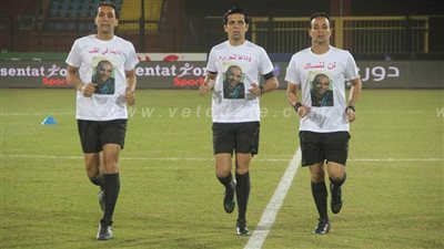 كيف ودع حكام مباراة الزمالك والإنتاج الحربي الراحل مدحت عبدالعزيز؟ | فيديو وصور