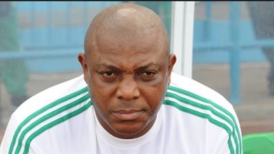 مدرب نيجيريا: لا أخشى إقالتي قبل المونديال