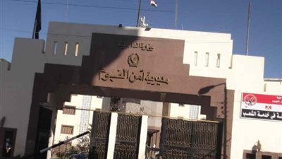 «وكيل نيابة» يتشاجر على أولوية المرور بسيارته مع مدرس وزوجته بالفيوم