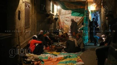 بحضور الآلاف.. محمود التهامي يحيي الليلة الكبيرة لمولد الحسين | صور