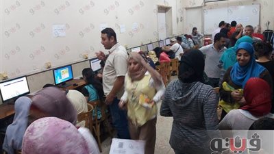 بالصور.. إقبال متوسط على معامل تنسيق «زراعة عين شمس»