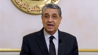 «الكهرباء» تقيم 36 برج كهرباء بالقوة الجبرية في 3 محافظات