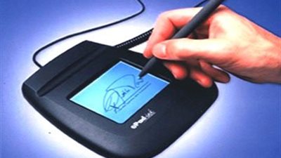 وزير الاتصالات: مليون بطاقة ذكية لتسهيل «التوقيع الإلكتروني».. قريبا