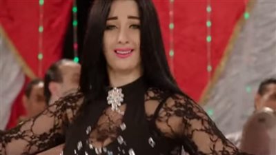 بالفيديو.. صدمة بسبب «وصلة رقص» لصافيناز على شاشة بين مئذنة وقبة مسجد