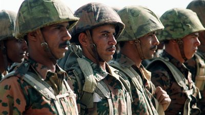 الجيش وجهًا لوجه مع الجماعات المتطرفة فى سيناء.. يتحصنون فى العريش و