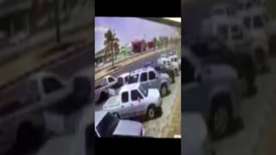 بالفيديو.. لحظة سرقة سيارة تركها صاحبها في وضع التشغيل بالسعودية