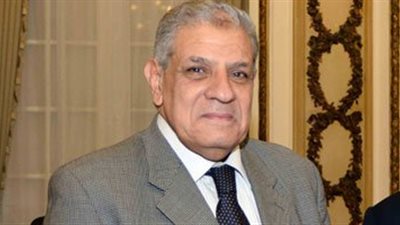 «محلب» يبحث مع «إسكندر» تطبيق منظومة النظافة الجديدة.. بدء الجمع المنزلي للقمامة بالزمالك والدرب الأحمر الأسبوع المقبل.. وتكليف المحافظين بالتعاقد مع شركات النظافة في بورسعيد وكفر 