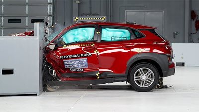 «هيونداي كونا 2018» تحصل على تقييمات في 5 اختبارات تصادم