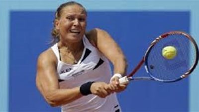 «لوسي» تتأهل للدور الثاني ببطولة كندا للتنس