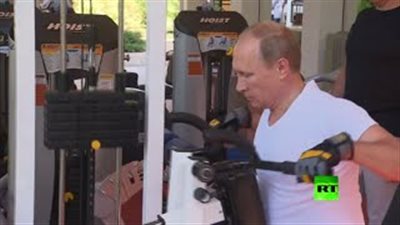 بالفيديو.. «بوتين» يؤدي تمرينات رياضية قاسية بصحبة مدفيديف