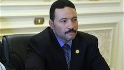 وكيل تعليم النواب يستجيب لمبادرة «السويدى» برفع مرتبات العاملين