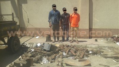 ضبط ميكانيكي وعاملين لسرقتهم مهمات السكة الحديد بالمنيا