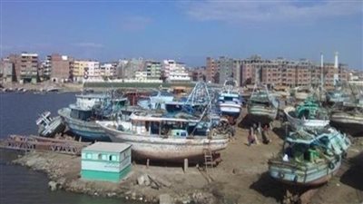 لليوم الثاني علي التوالي توقف حركة الملاحة البحرية بميناء البرلس لسوء الأحوال الجوية