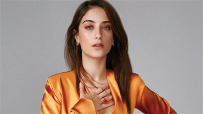 هازال كايا تسير علي خطى النجوم العرب في أول صورة لابنها