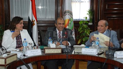 «الزراعة» و«منتجي الدواجن» يبحثان سبل النهوض بالإنتاج الداجني