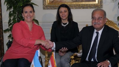 احتفالا بمرور 70 عاما على العلاقات بين البلدين.. مباحثات مصرية أرجنتينية بمجلس الوزراء.. إنشاء مجلس رجال الأعمال المشترك.. استثمار متبادل في الزراعة والتعليم.. ومكافحة الإرهاب على مائدة الحوار