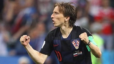 مودريتش يحذر لاعبي كرواتيا من الكرات الثابتة للإنجليز