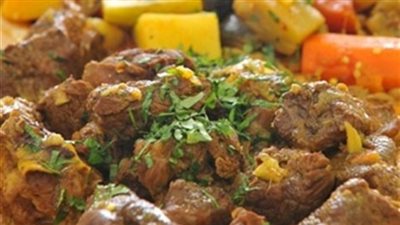 «صالونة اللحم الضأن بالخضراوات» من مطبخ نجلاء الشرشابي