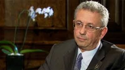 الهلال الأحمر الفلسطيني: إصابة مصطفى البرغوثي برصاصة في الرأس