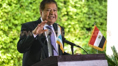 زويل: ١٢ بليون دولار لحل أزمة الكهرباء