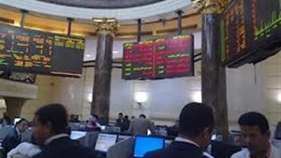 البورصة تعزز خسائرها منتصف الجلسة إلى 1.54 مليار جنيه