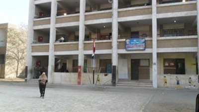 أولياء أمور مجمع مدارس صدفا يهددون بتحريض أبنائهم على الإضراب