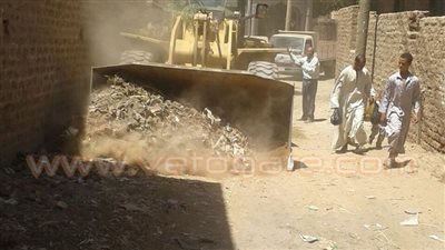 بالصور.. رفع 250 طن مخلفات من شوارع قنا