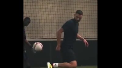 بنزيمة يرد على شائعة رحيله عن ريـال مدريد (فيديو)