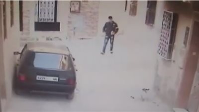 بالفيديو.. لحظة سرقة سيارة في وضح النهار