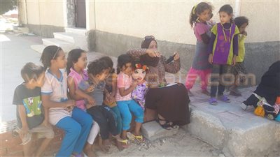 القومى للمرأه ينظم قافلة تثقيفية لأسر النازحين من الشيخ زويد