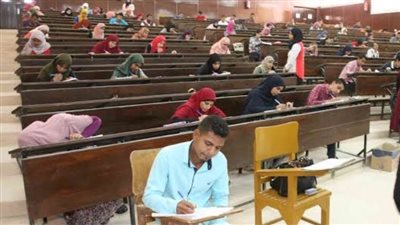 بدء امتحانات الفصل الدراسى الأول بجامعة جنوب الوادى