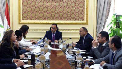 مدبولي يجتمع بوزيرة التخطيط لمتابعة إجراءات إنشاء صندوق مصر السيادي