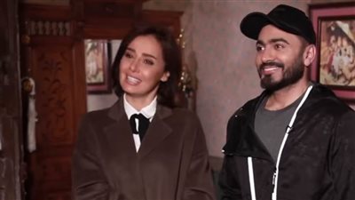 كيف أقنع تامر حسني حلا شيحة بالعودة للسينما بعد غياب 11 عاما؟ | فيديو
