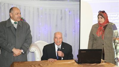 نقيب المعلمين يتابع تدريبات أكاديمية ناصر المنعقدة بالنقابة